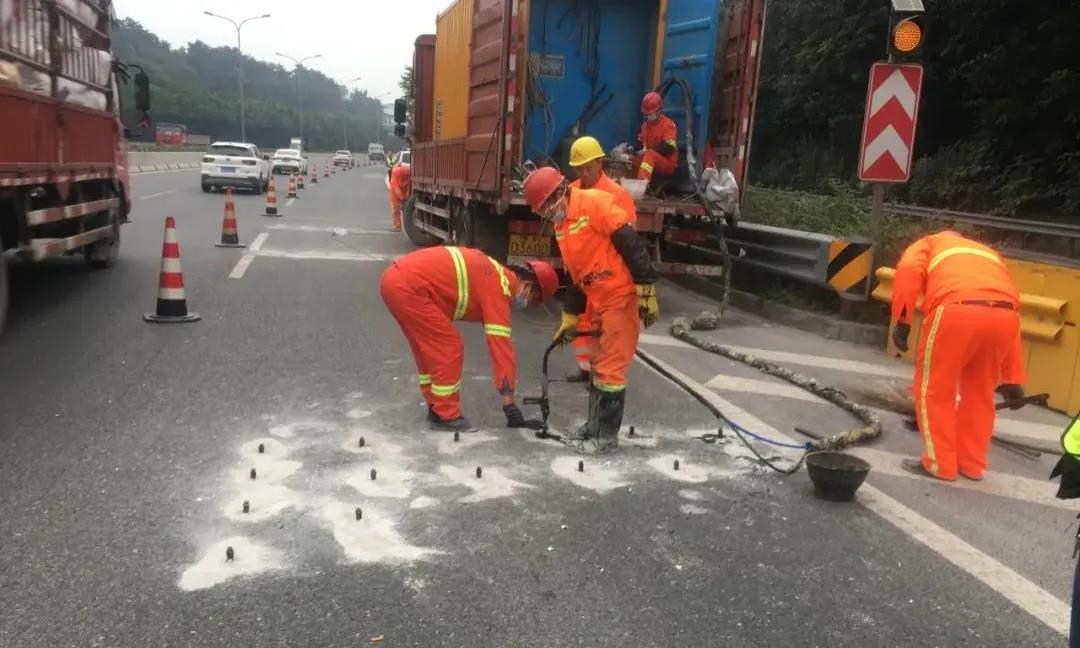 万里交科无损检测加固重庆市政内环快速路注浆项目正式开工！