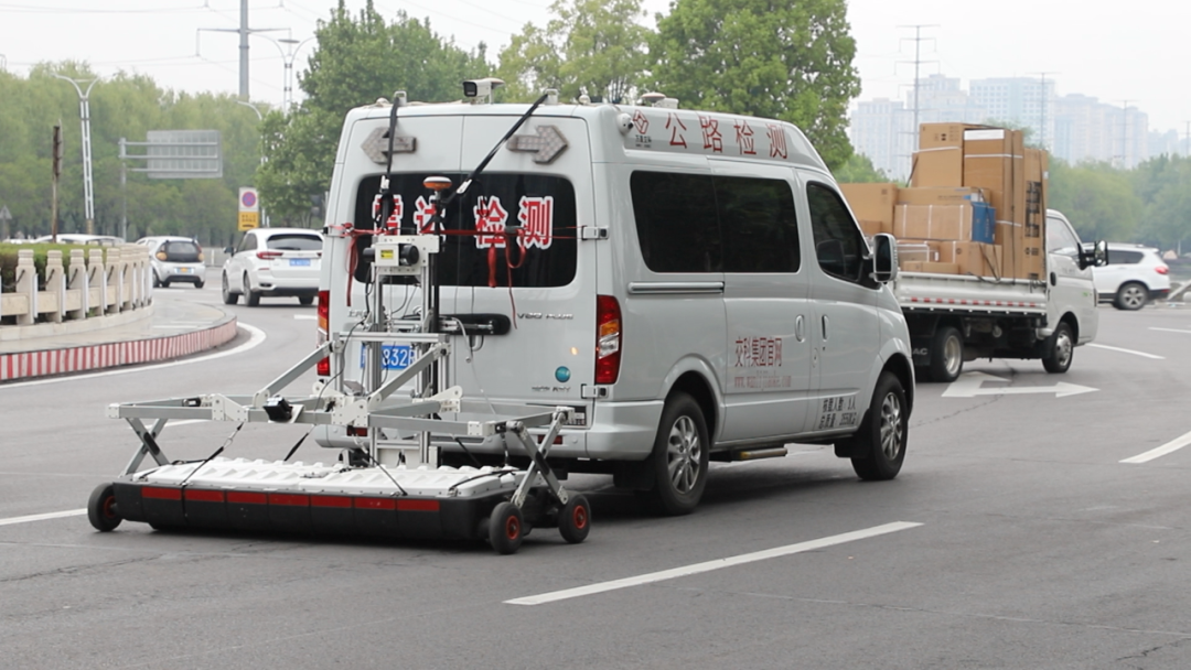 莲城大道做“体检”，万里交科无损检测团队为道路畅通保驾护航