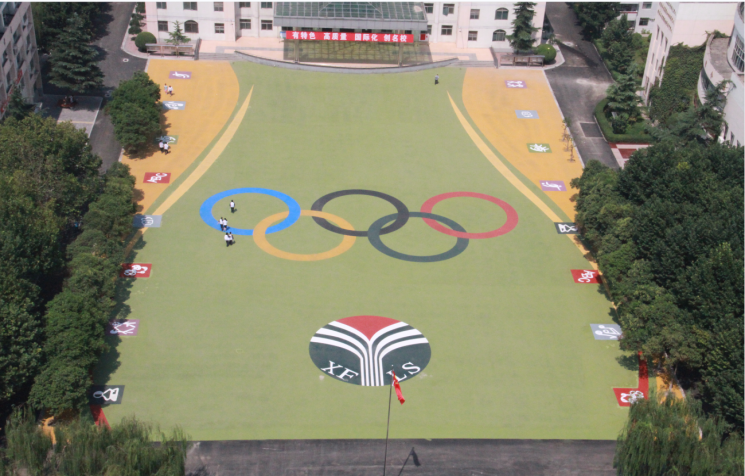 万里交科为宁波校园道路“穿新衣”，给同学们别样的“开学礼物”。