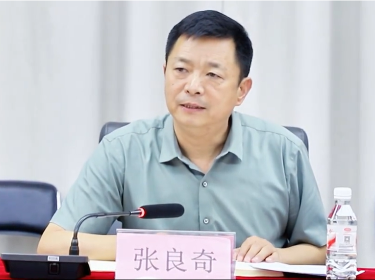 万里交科集团召开2025年上半年经营分析会议，全面总结集团上半年营销工作成果，部署下半年经营目标及保障措施，强化跨板块协同，确保年度目标达成！